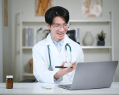 Image: Online Consultation